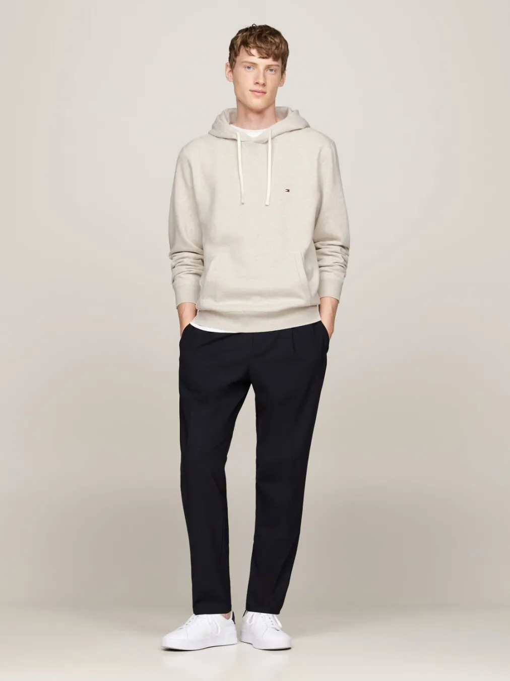 ESSENTIAL FLEECE HOODY